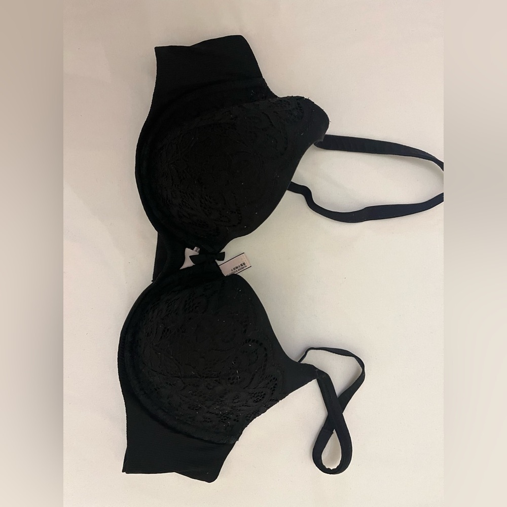 Victoria’s Secret Underwire Bra – Black Lace & Ribbed Band